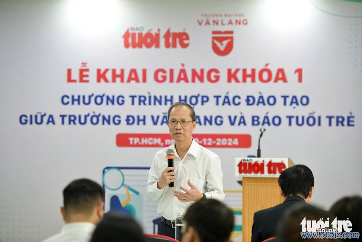 Lần đầu tiên 400 sinh viên Trường đại học Văn Lang học tại tòa soạn báo Tuổi Trẻ  - Ảnh 3.